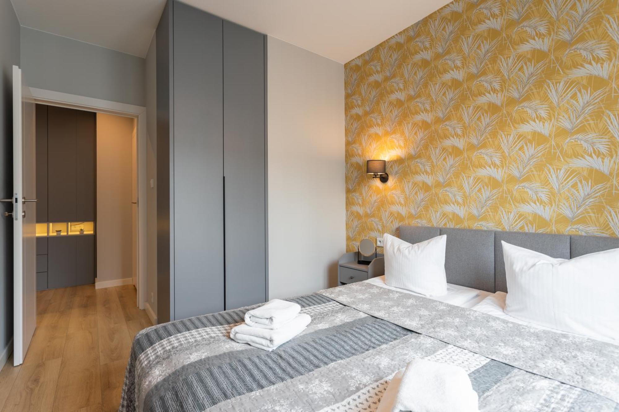 - Great Location- Two Bedrooms Apartment- Stays- Sienna Street Warschau