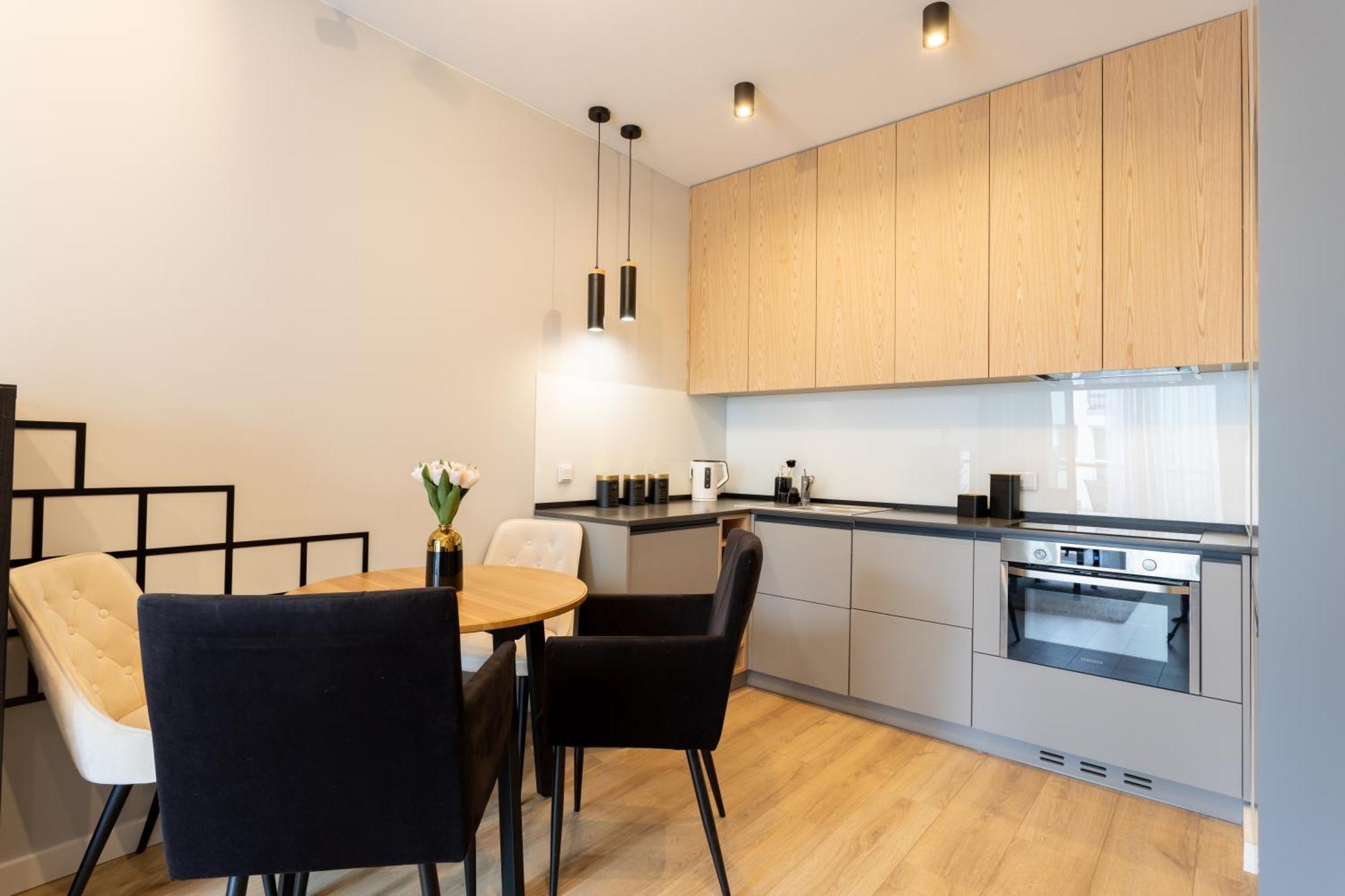 - Great Location- Two Bedrooms Apartment- Stays- Sienna Street * Warschau