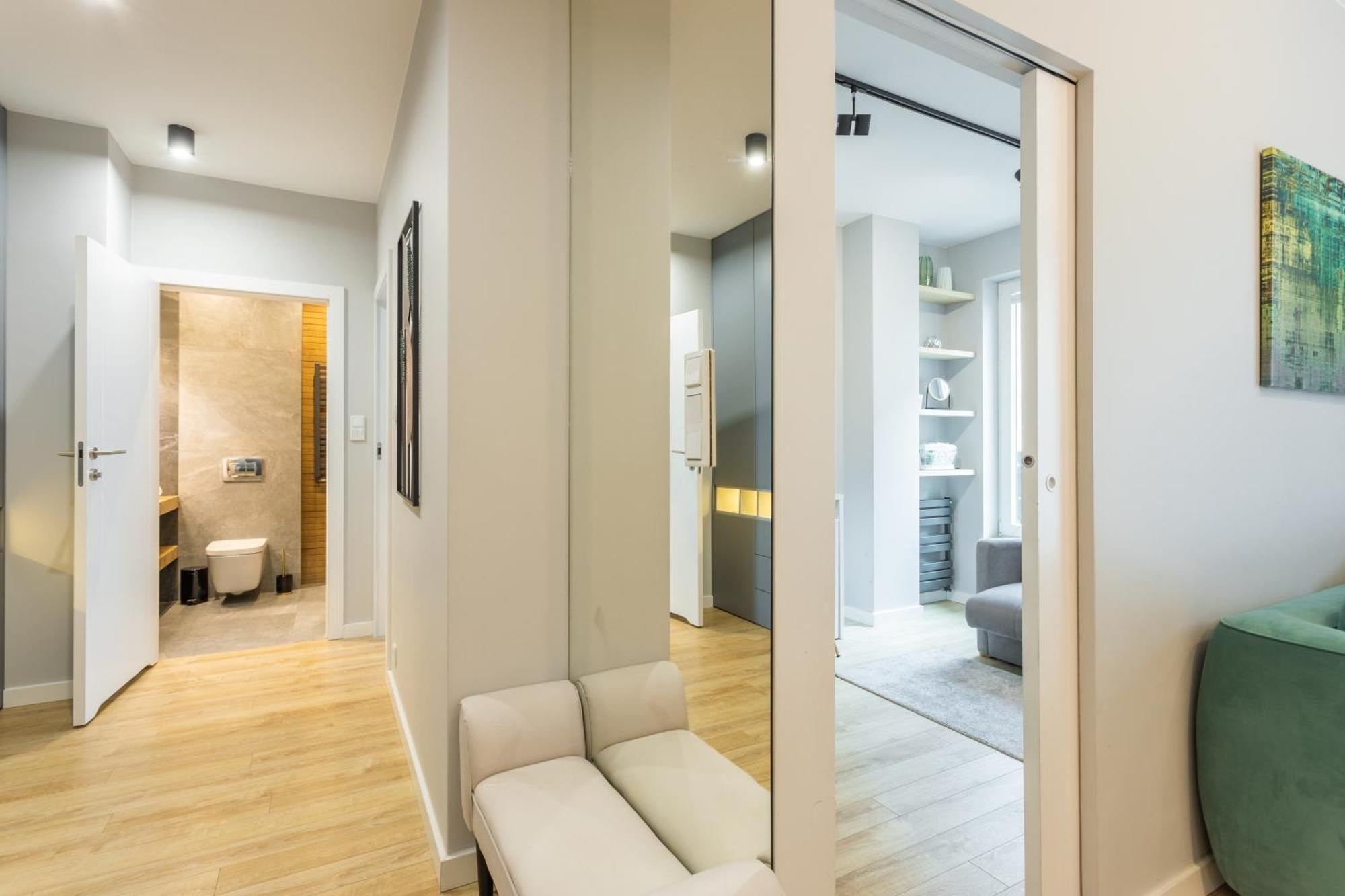 - Great Location- Two Bedrooms Apartment- Stays- Sienna Street * Warschau