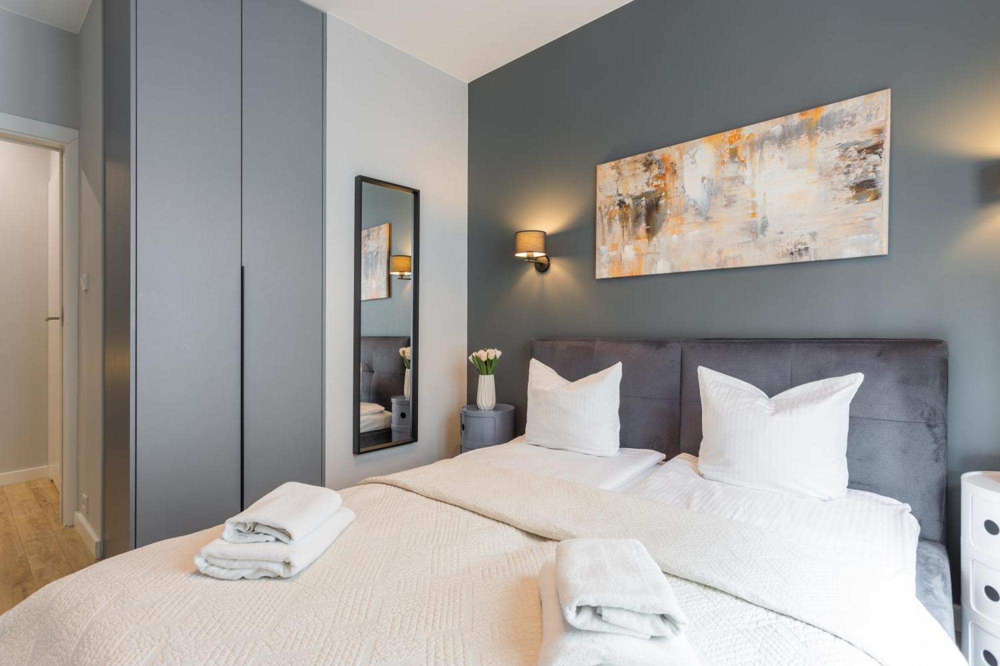 - Great Location- Two Bedrooms Apartment- Stays- Sienna Street Warschau