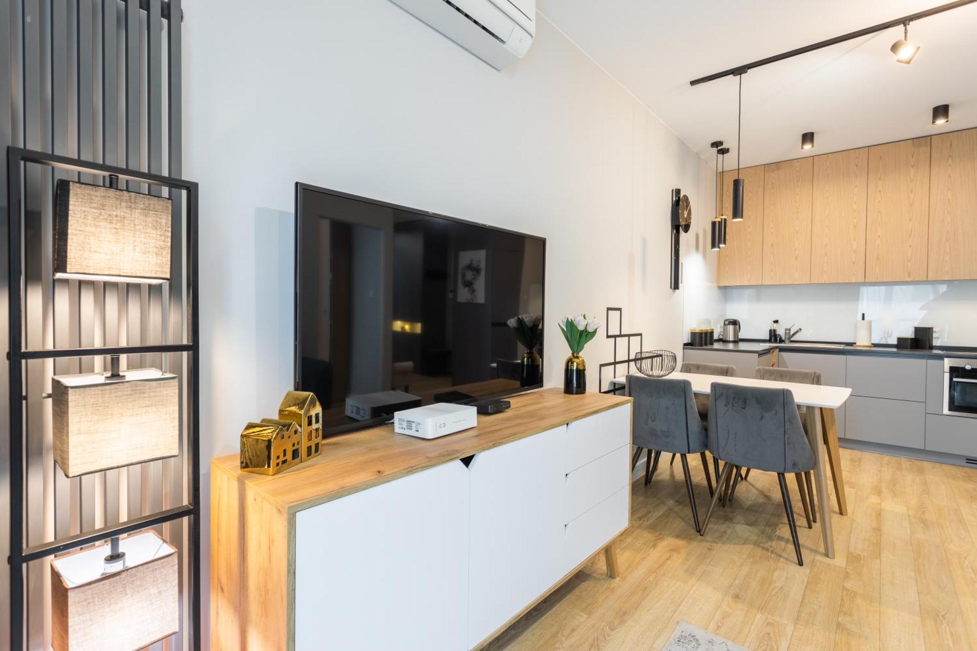 - Great Location- Two Bedrooms Apartment- Stays- Sienna Street * Warschau