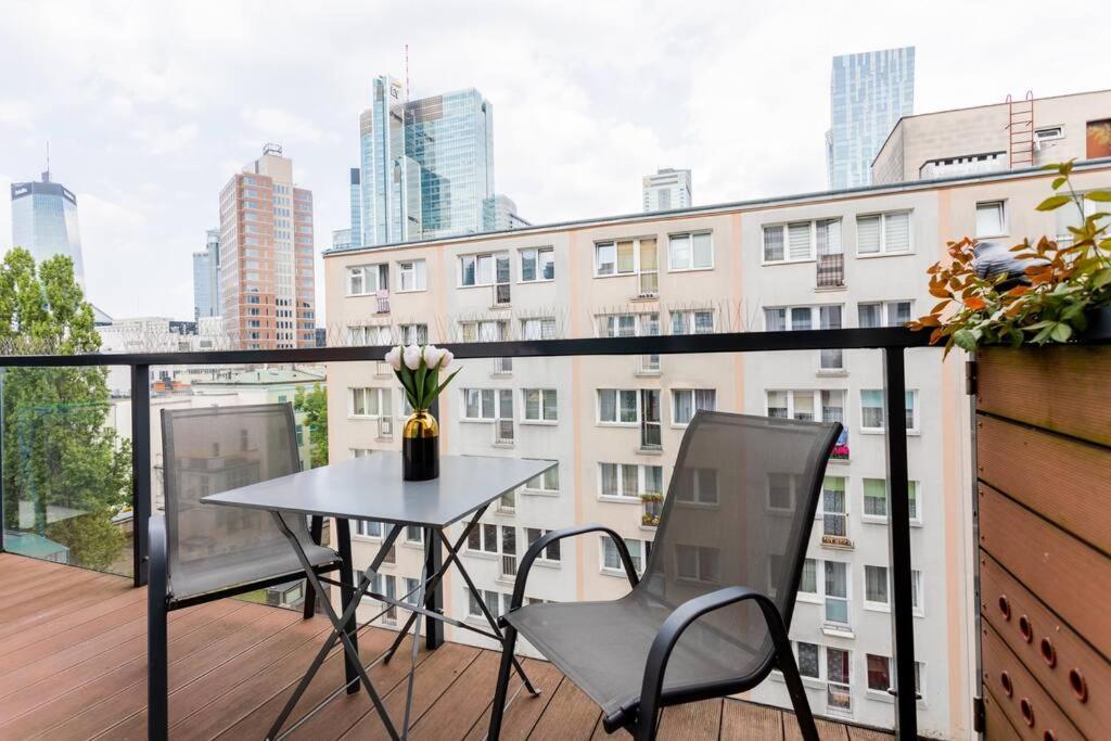 - Great Location- Two Bedrooms Apartment- Stays- Sienna Street * Warschau